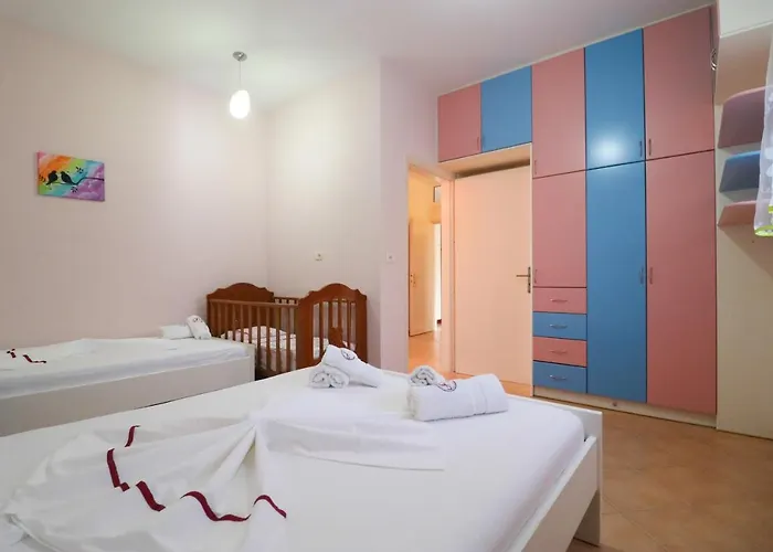 Apartment Roboci *