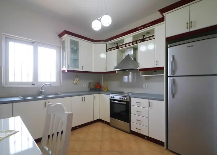 Roboci * Sarande