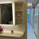 Roboci * Sarandë