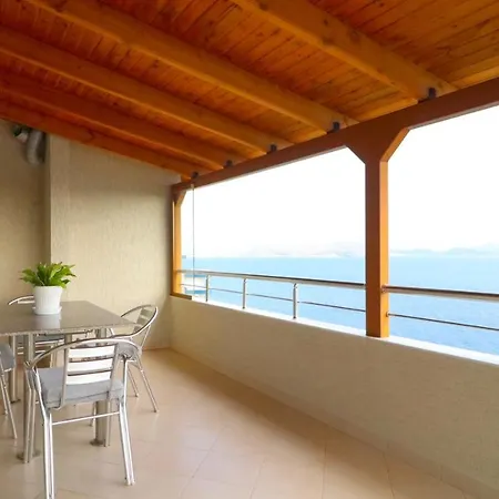 Apartment Vila Roboci *