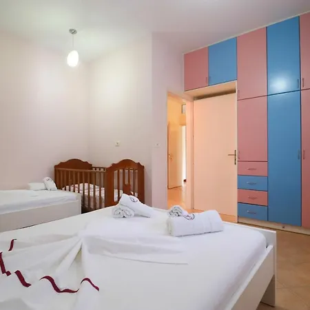 Apartment Vila Roboci *