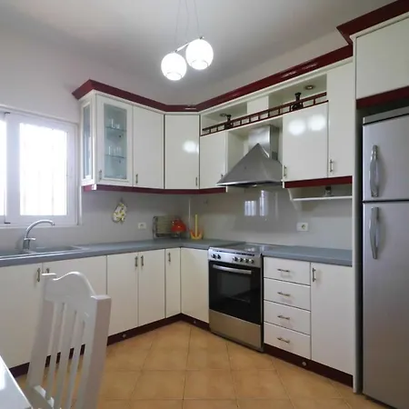 Vila Roboci * Sarande