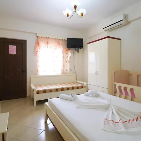 Vila Roboci Sarande