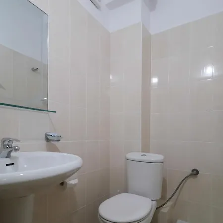 Vila Roboci Sarande