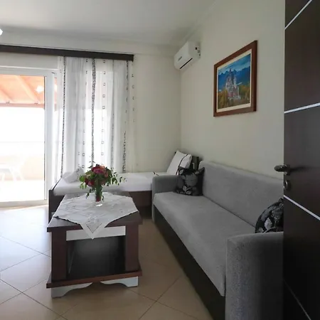 Apartment Roboci